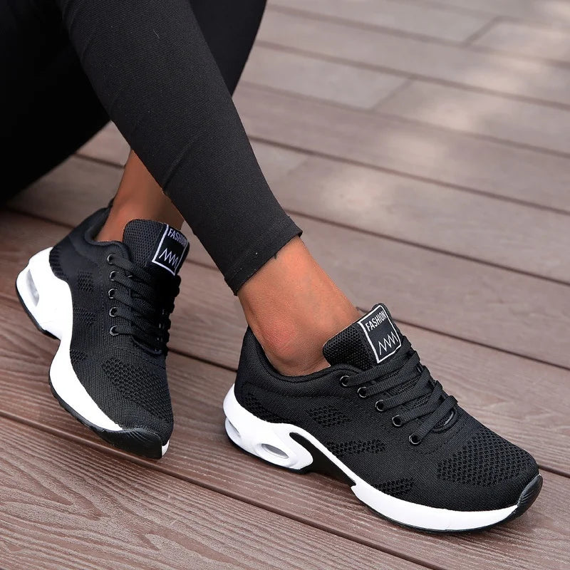 URSULA - COMFORTABLE SNEAKERS